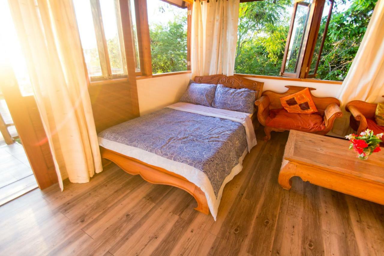 Boa Hill Surf House Hotel Нембрала Екстериор снимка